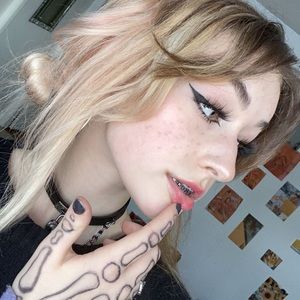 Meet your Posher, Holly